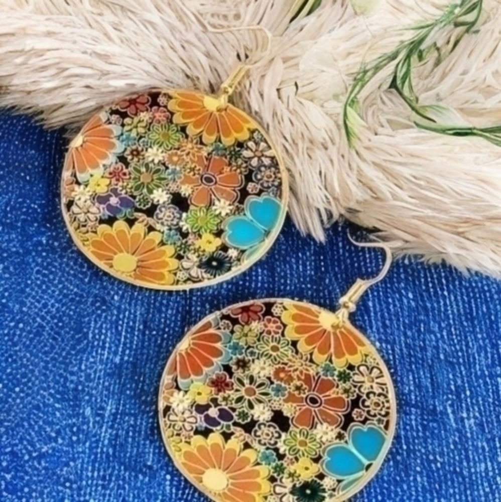 MODCLOTH FLORAL KALEIDOSCOPE DISK EARRINGS